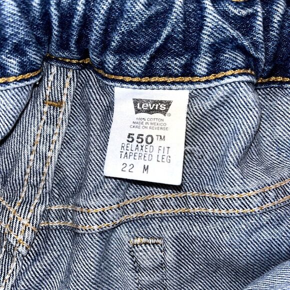 Levi's 550 Relaxed Fit Tapered Leg Women's 22M Medium Wash Denim Everyday Work - Picture 2 of 8